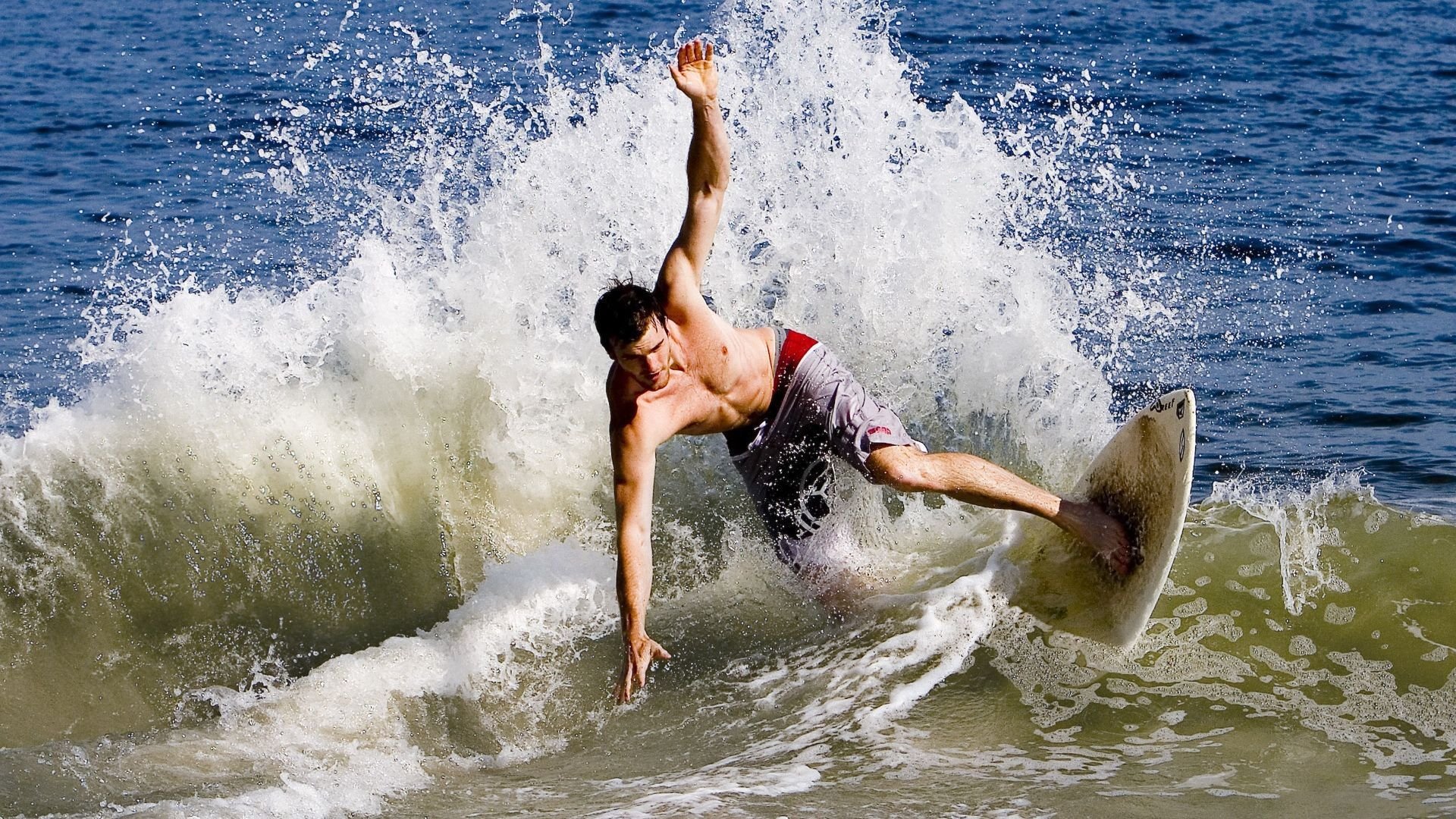 赛场“最感人的集体庆祝”，凝聚胜利的喜悦，集体庆祝动作